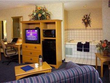 Express - West Acres By Ihg Hotel Fargo