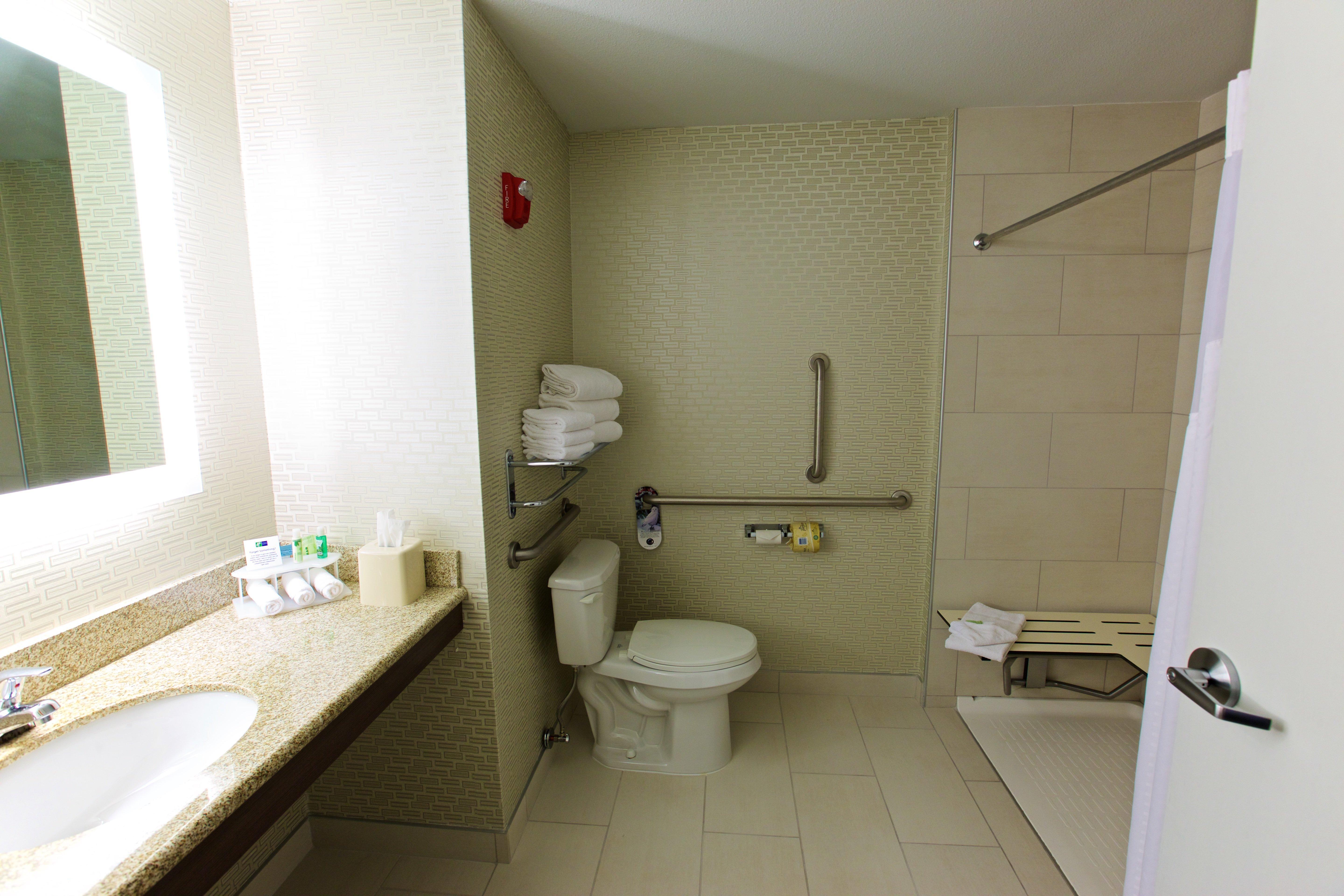 Hotel Express - West Acres By Ihg Fargo