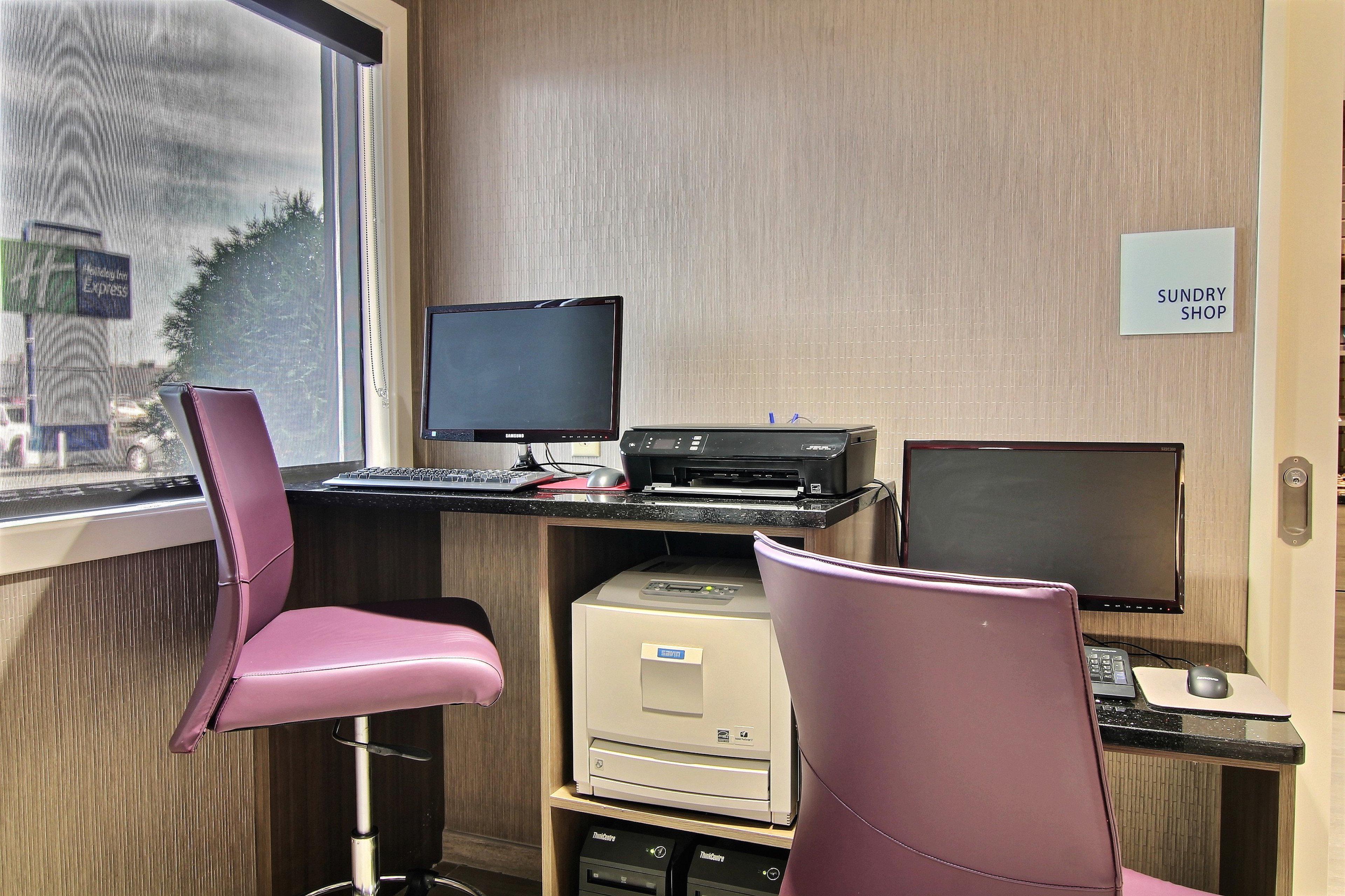 Express - West Acres By Ihg Hotel Fargo