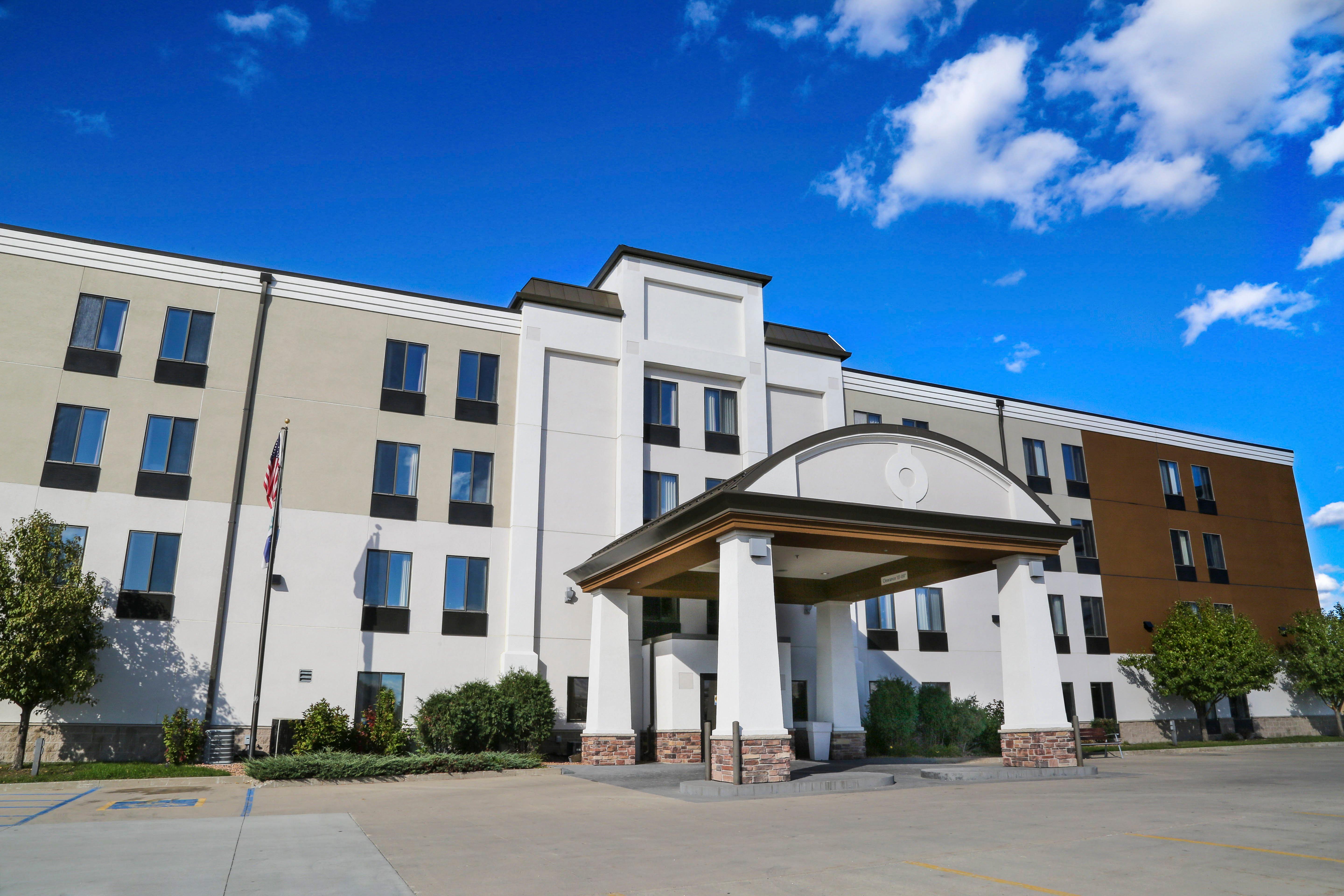 Express - West Acres By Ihg Hotel 3*