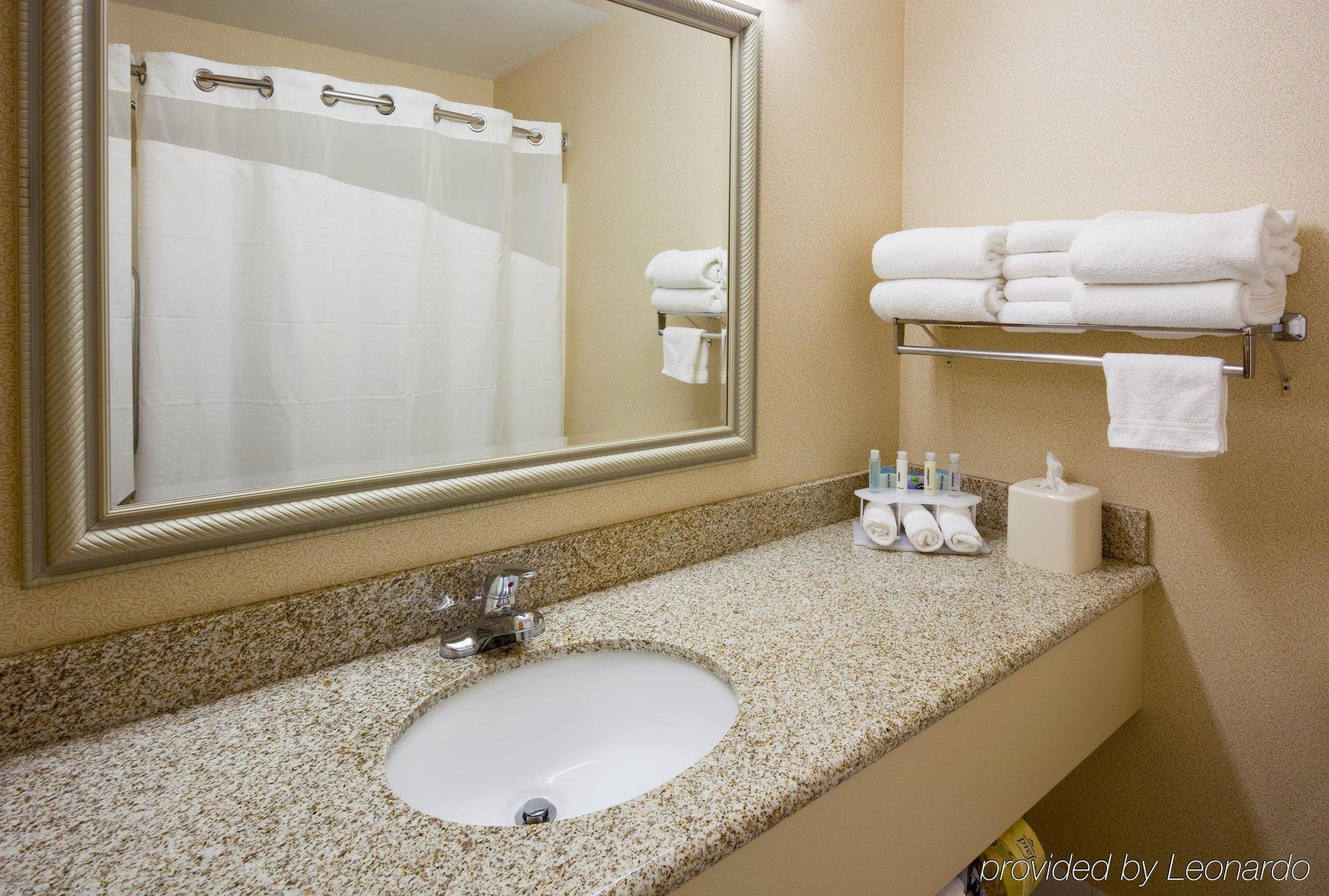 Hotel Express - West Acres By Ihg