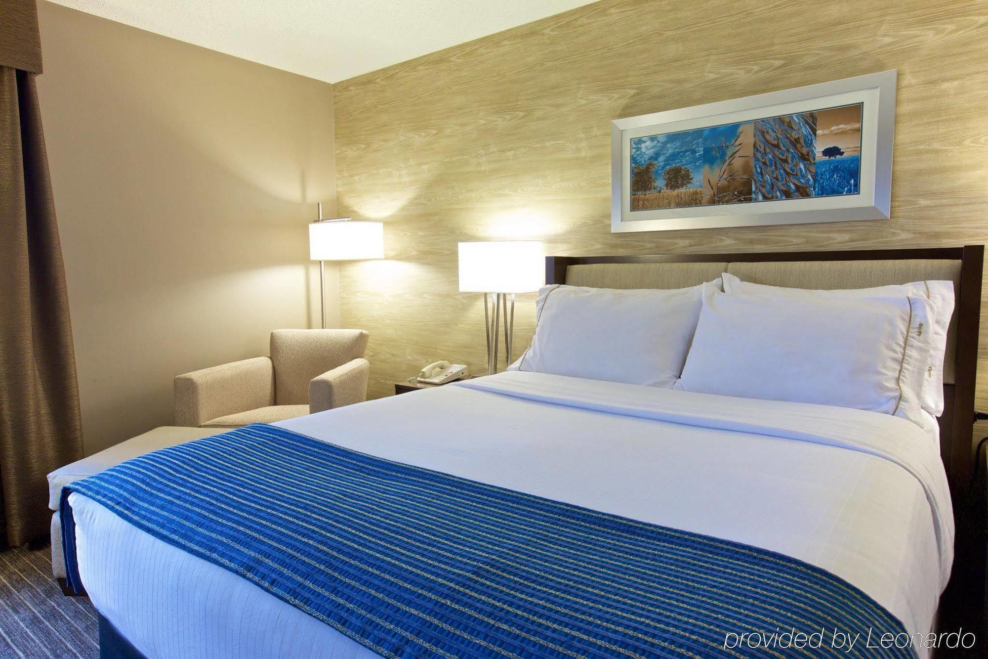 Hotel Express - West Acres By Ihg Fargo